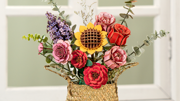 Monique weet raad. Haal de lente in huis met houten bloemen!