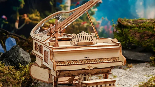 Creatief & technisch bezig als gepensioneerde: mijn ervaring met de ROKR Magic Piano