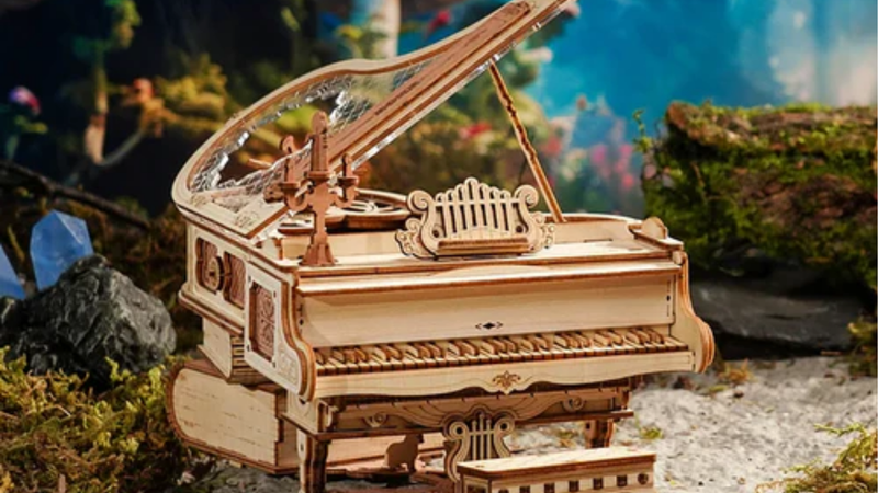 Creatief & technisch bezig als gepensioneerde: mijn ervaring met de ROKR Magic Piano