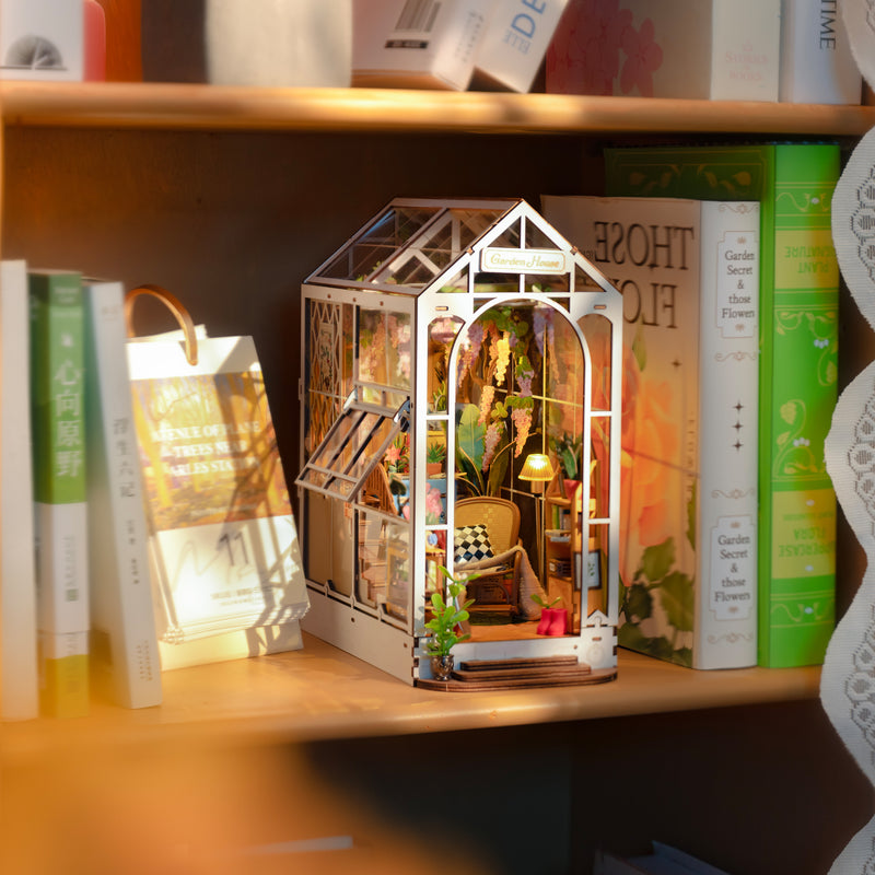 Robotime Garden House, Book Nook en bois