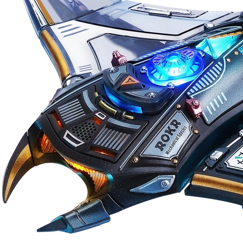 Close-up of the head of the Robotime Manta Ray