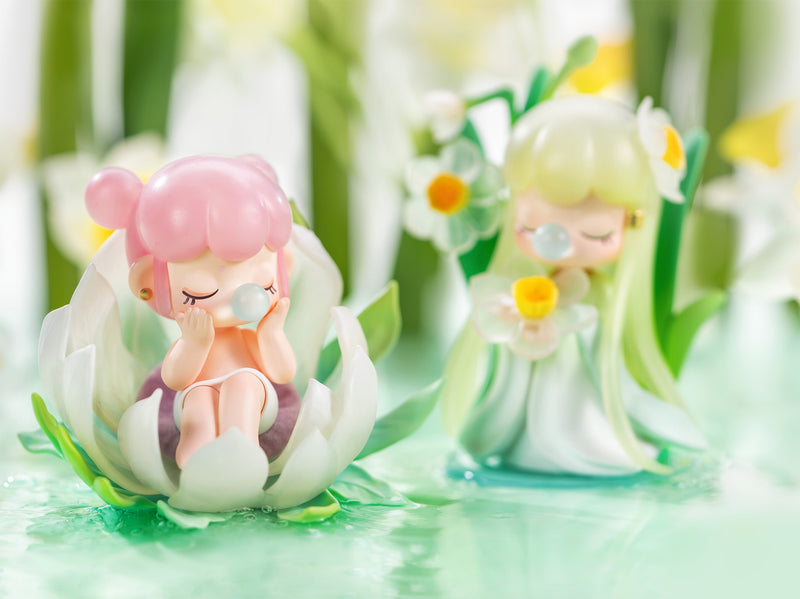 Saussurea and Narcissus variants of the Robotime Nanci Flower Stories blind box series