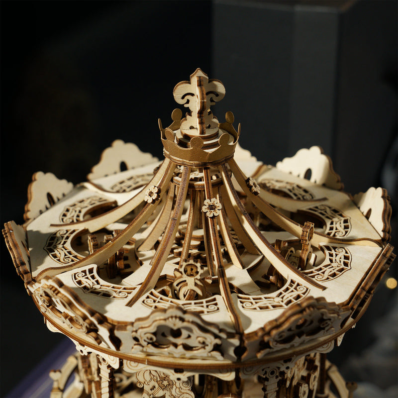 The roof with spire of the Robotime Romantic Carousel